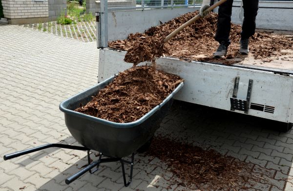 Bulk Mulch Delivery in Magnolia