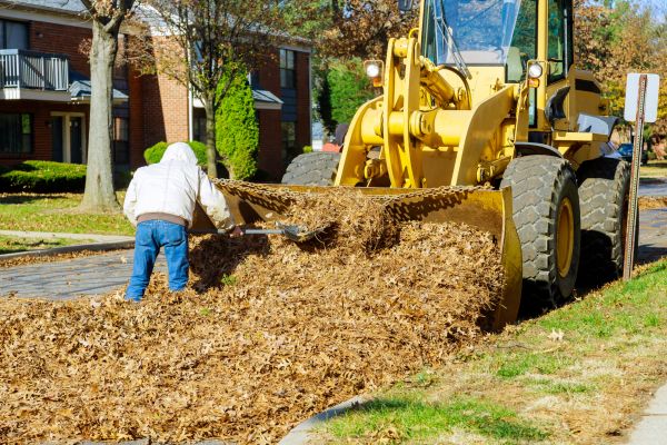 Mulch Hauling in Magnolia