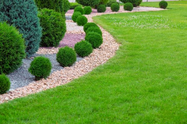 Edging Stones Installation in Magnolia