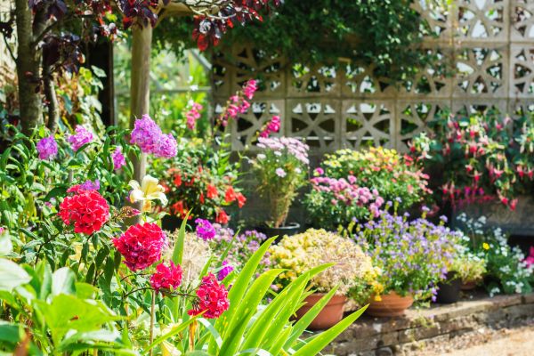 Spring Garden Maintenance in Magnolia